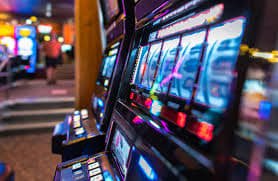 Antarmuka platform chelseatoto menampilkan dashboard perjudian dengan tabel dealer langsung dan sportsbook