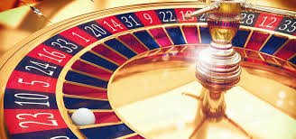 Layar tabel baccarat chelseatoto dengan dealer live, chips, dan panel taruhan di iOS Web